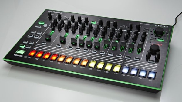 Roland AIRA TR-8